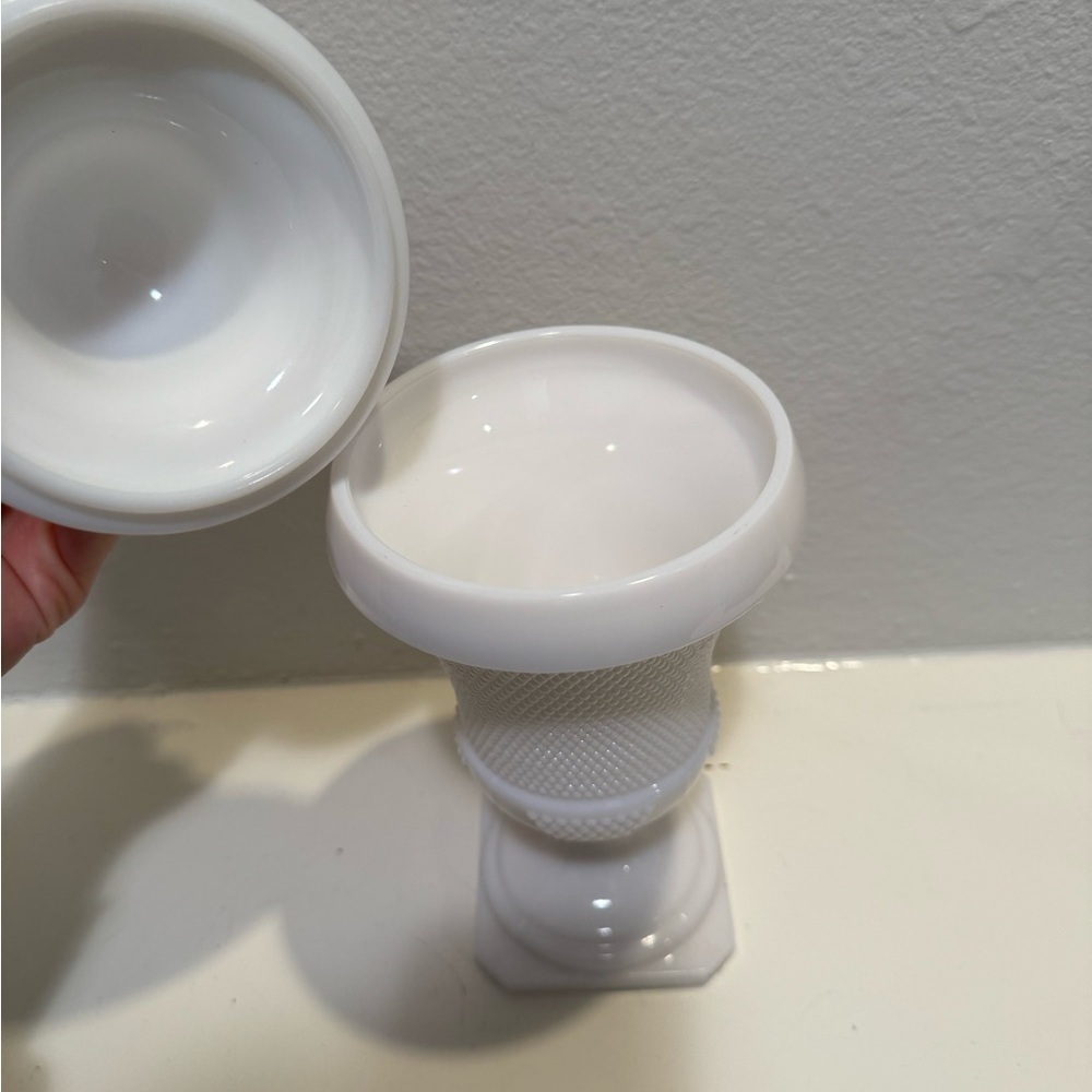 Vintage LE Smith Hobnail Milk Glass Apothecary Jar - Picture 7 of 9